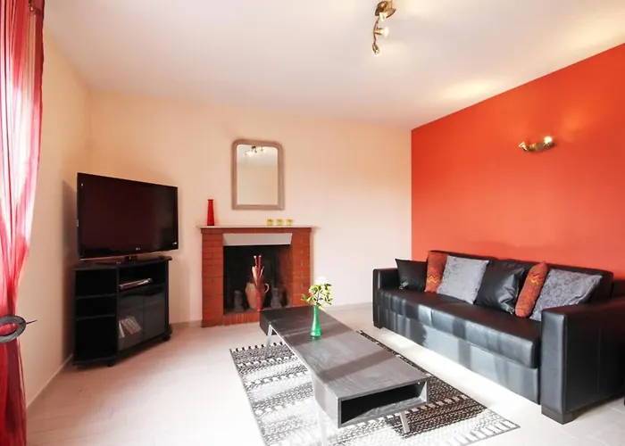 Maison Lumineuse Avec Jardin Clos Et Terrasse Pour 9 Pers. Pres Foret D'ecouves - Fr-1-497-16 * Rouperroux